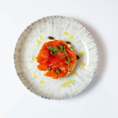 Картофельный салат с лососемв Базар по цене 500 ₽