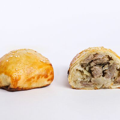 Самса с мясом в Badeel по цене 350 ₸