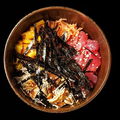 Райс боул с тунцом в Sushi please по цене 740 ₽