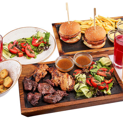 Сет сытая семья на 4 в ИТЛЕ Стейк-кафе Halal по цене 2570