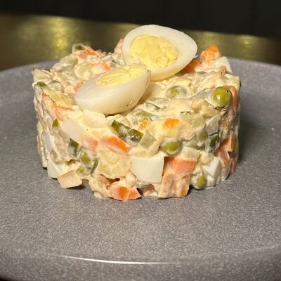 Оливье с семгойв Menthol по цене 470 ₽