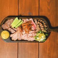 Мясное ассорти в Кинза и мята