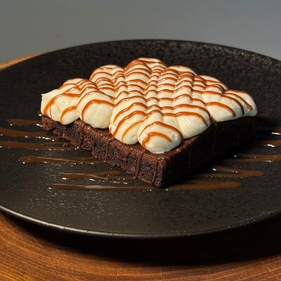 Пивной кекс с карамелью в Voodoo bar по цене 540 ₽