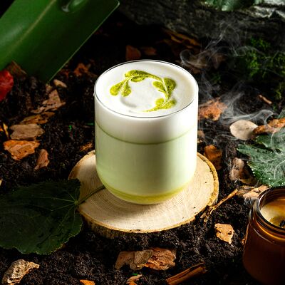 Матча-латте Сливочная Лужайка в Baggins Coffee по цене 415 ₽