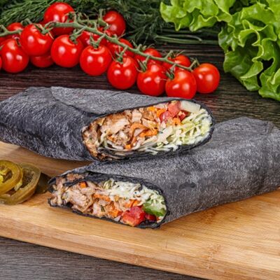 Шаурма с Black лавашом Острая в Шаурма по цене 360 ₽