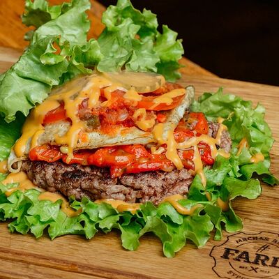 Бургер тетя из Барселоны в листьях в #FARШ по цене 480