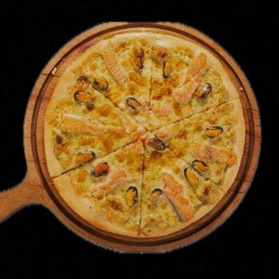 Пицца Морская на тонком тесте в Леон по цене 780 ₽