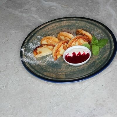 Сырники из творога со сметаной в Blackberry по цене 9 р.