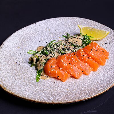 Сашими из лосося в Журавль в небе Халяль по цене 1080 ₽