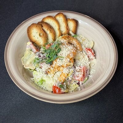 Цезарь с креветками в Boss pizzarolls по цене 510 ₽