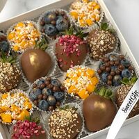Ягоды и фрукты в шоколаде Sweet Berry в SweetGift клубника в шоколаде