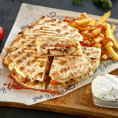 Скепасто с курицей в Gyros & Grill по цене 409 ₽