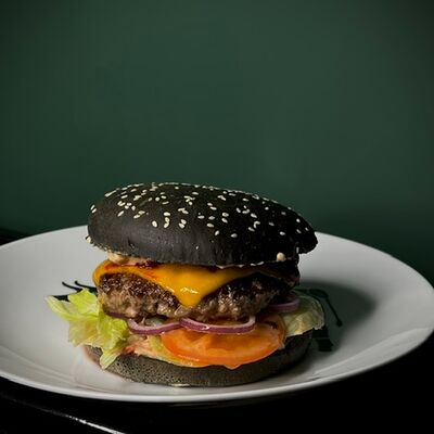 Черри Бургер в Охота мясо по цене 560 ₽