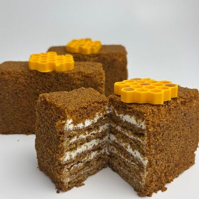 Медовик гречишный в Noba по цене 480 ₽