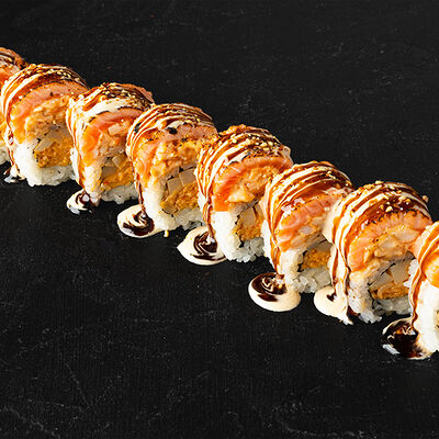 Ролл с лососем, креветкой и грибами Эноки в Yami Yami по цене 895 ₽