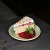 Шарлотка с брусникой и обожженной меренгой в Shabby по цене 230