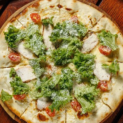 Пицца Цезарь в Моравия по цене 743 ₽