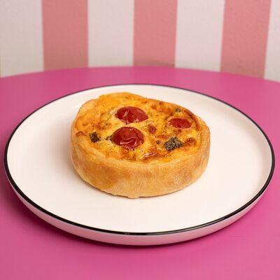 Киш с томатами и базиликом в Муза по цене 390 ₽