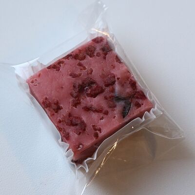 Фадж (конфета ручной работы) с вишней в Бодрая выдра по цене 145 ₽