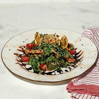 Салат с лососем и апельсином в Порт Моне