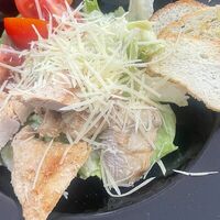 Цезарь с курицей в Седьмое небо