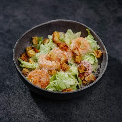 Цезарь с креветками в Marrakesh lounge по цене 580 ₽