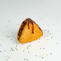 Жареный онигири с лососемв ЁБИСАН