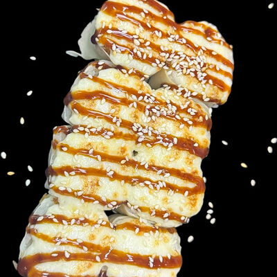 Запеченный спринг-ролл с креветкой в Kaikan по цене 590 ₽