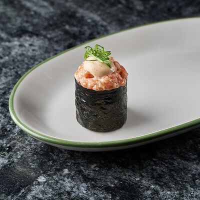 Острые суши с лососемв Суши в бутылке по цене 230 ₽