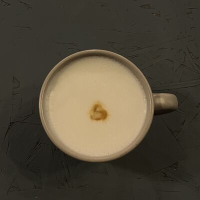 Латте в Знакомые лица по цене 340 ₽