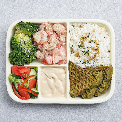 Норвежский бенто с креветкамии в ореховом соусе в Vaffel Норвежские вафли по цене 750 ₽