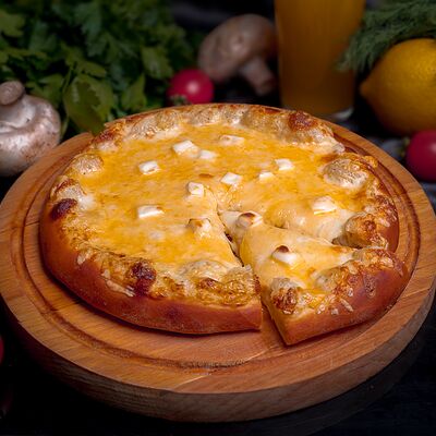 Детская пицца Четыре сыра в Тесоро по цене 535 ₽