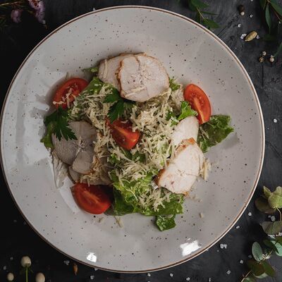 Салат Цезарь с курицей в Асгард по цене 506 ₽