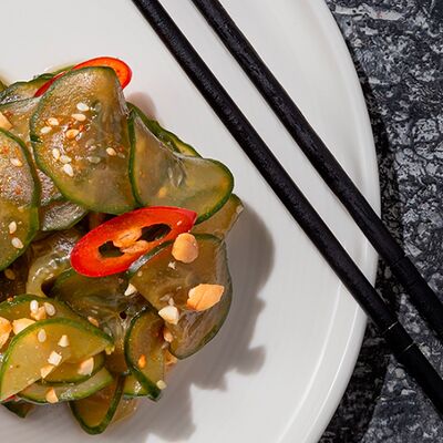 Огурцы в азиатском стиле в UMI Asian kitchen & bar по цене 460 ₽
