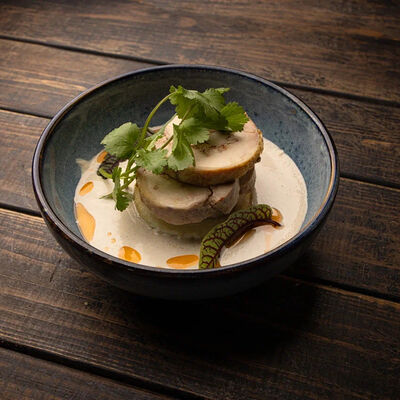 Сациви с цыпленком и мамалыгой в LuckyDze по цене 710 ₽