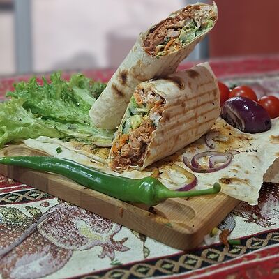 Шаурма из курицы в Огонь и дым по цене 250 ₽