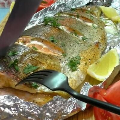 Форель с брокколи и цветной капустой в Чили Gurman Сlub по цене 450 ₽