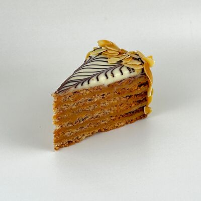 Пирожное Эстерхази в Просто Азия x Десертория по цене 420 ₽