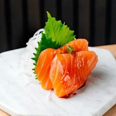 Сашими Лосось в Tsunami по цене 690 ₽