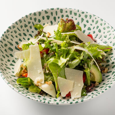 Микс листьев салата с авокадо в Butler по цене 1700 ₽