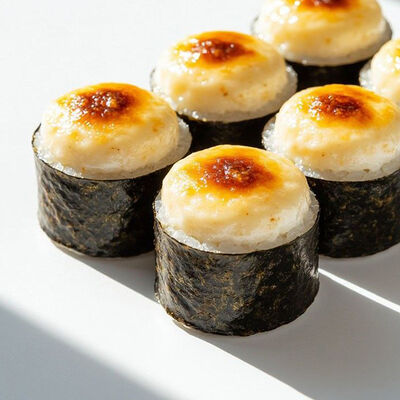 Роллы Лосось и Креветка запеченные в Банхоф по цене 599 ₽