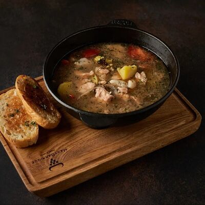 Рыбная похлебка с лососем и судаком в MeatBarrique по цене 1320 ₽