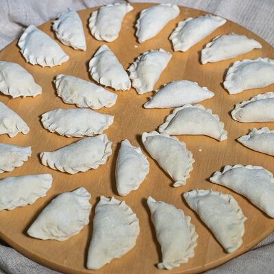 Вареники с капустой и грибами (полуфабрикат) в Наш кущтанащ по цене 550 ₽