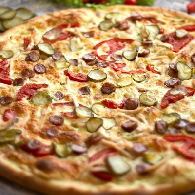 Пицца Охотничья в Bahnhof по цене 455 ₽