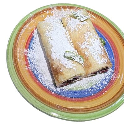 Блинчики с Нутеллой, клубникой и сливочным кремом в Adriano Leonardo по цене 455 ₽