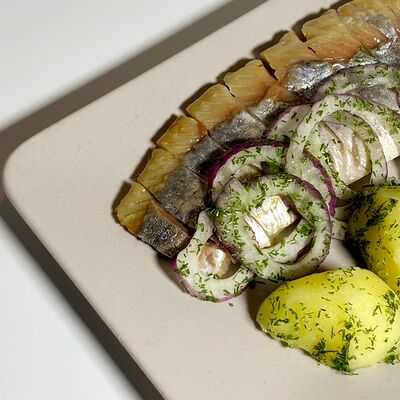 Филе сельди с картофелем и луком в URBAN Lounge по цене 500 ₽