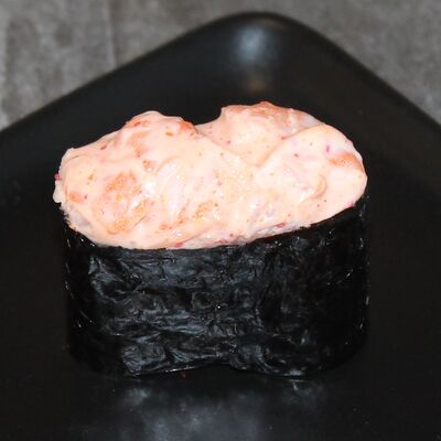 Суши спайси с лососем в Суши Пати по цене 160 ₽