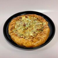 Хачапури с лисичками и камамбером в Двор Помидор