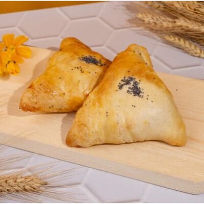 Самса с сыром в Пекарня Буханка по цене 185 ₽