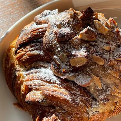 Фундучный круассан в Немузей по цене 395 ₽